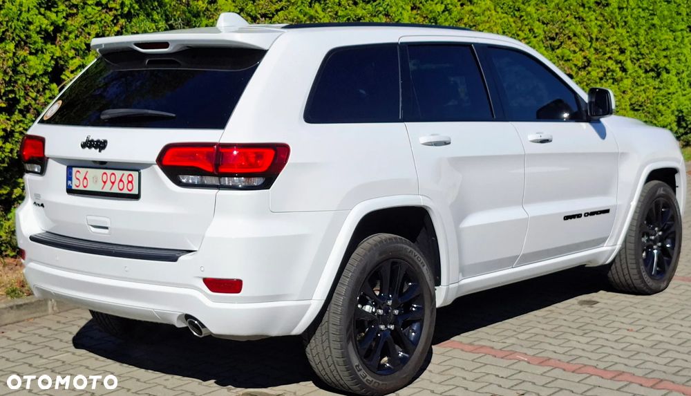 Jeep Grand Cherokee - 14