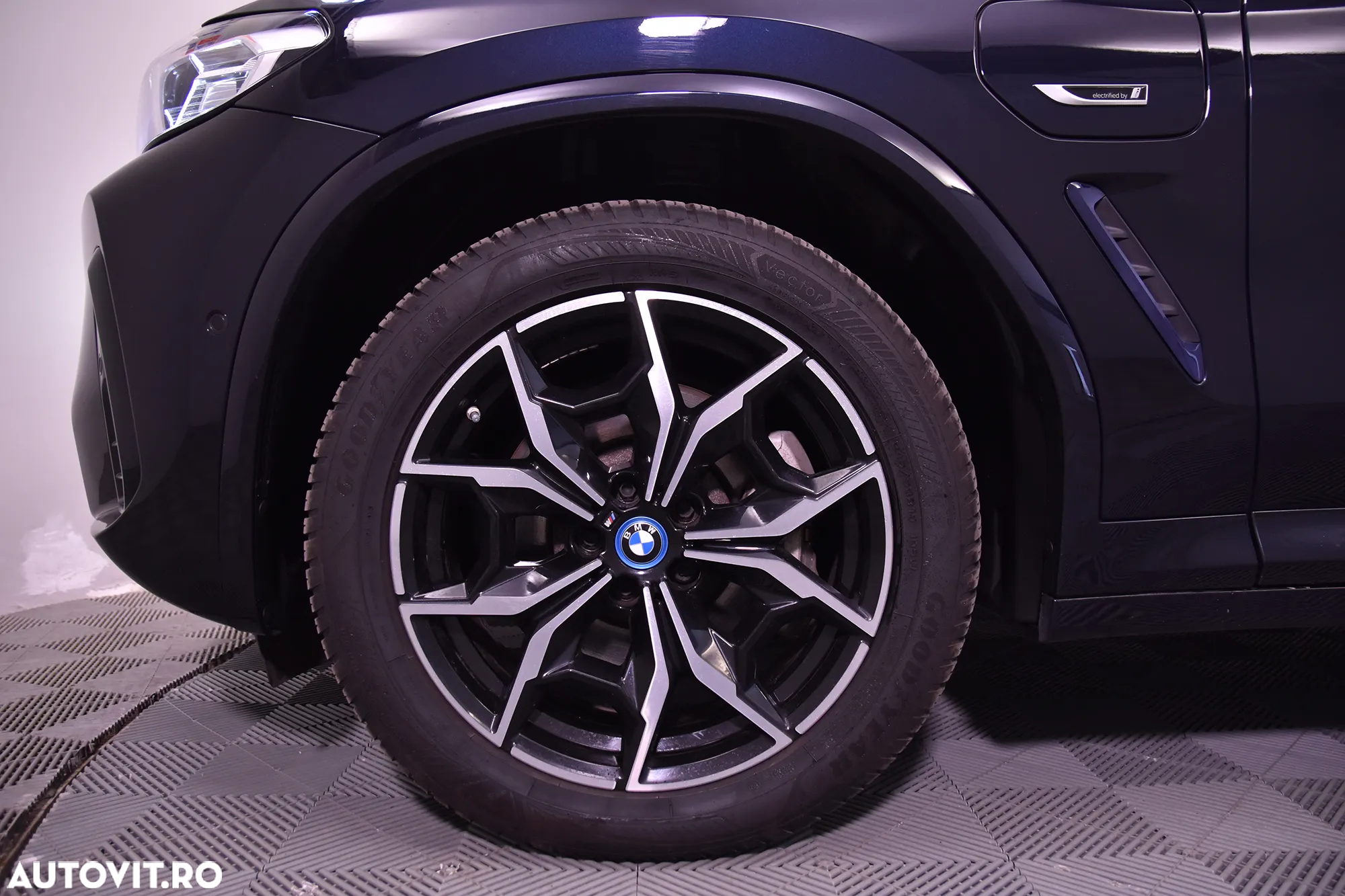 BMW X3 xDrive30e AT PHEV - 13