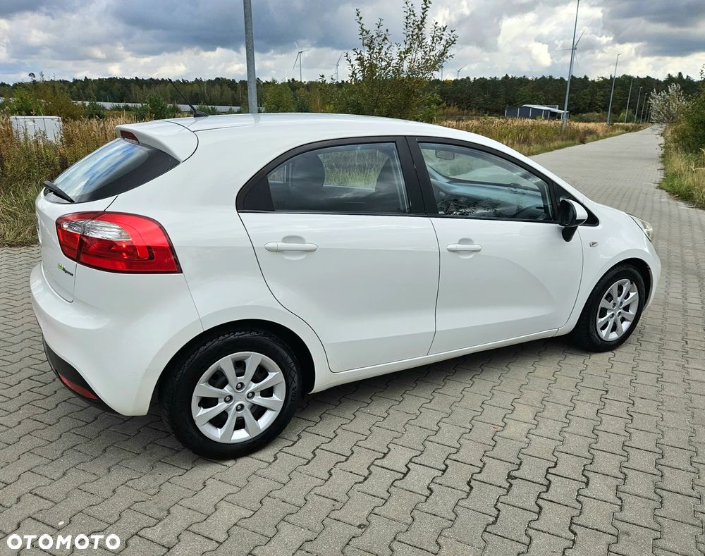 Kia Rio 1.2 Attract - 5