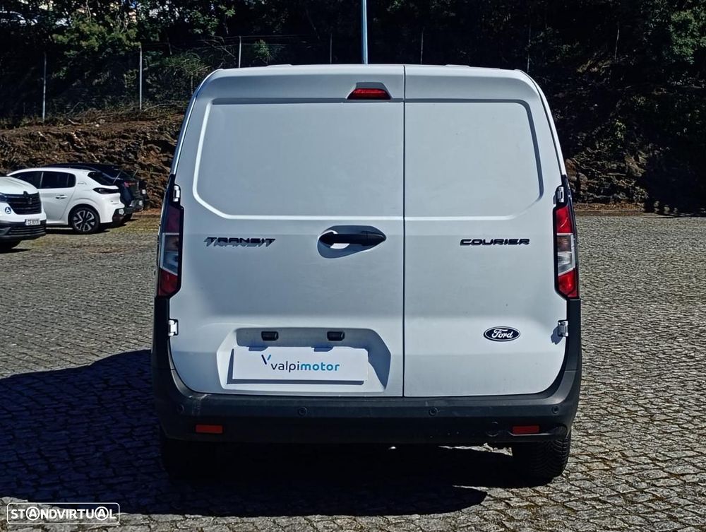Ford Transit Courier - 19