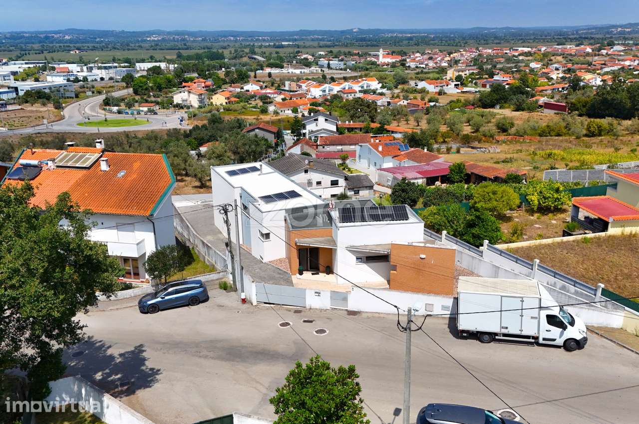 Moradia Moderna em Taveiro, Coimbra com Vistas Desafogadas - Grande imagem: 2/60