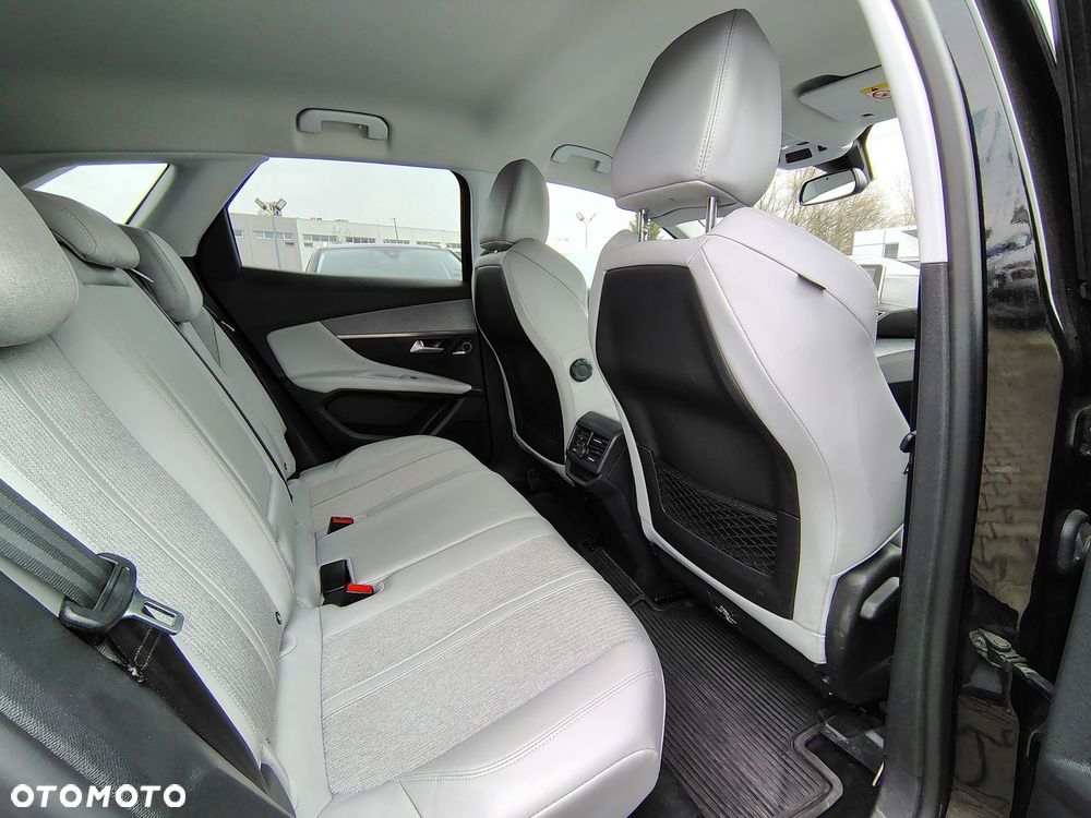 Peugeot 3008 1.2 PureTech GPF Allure S&S - 11