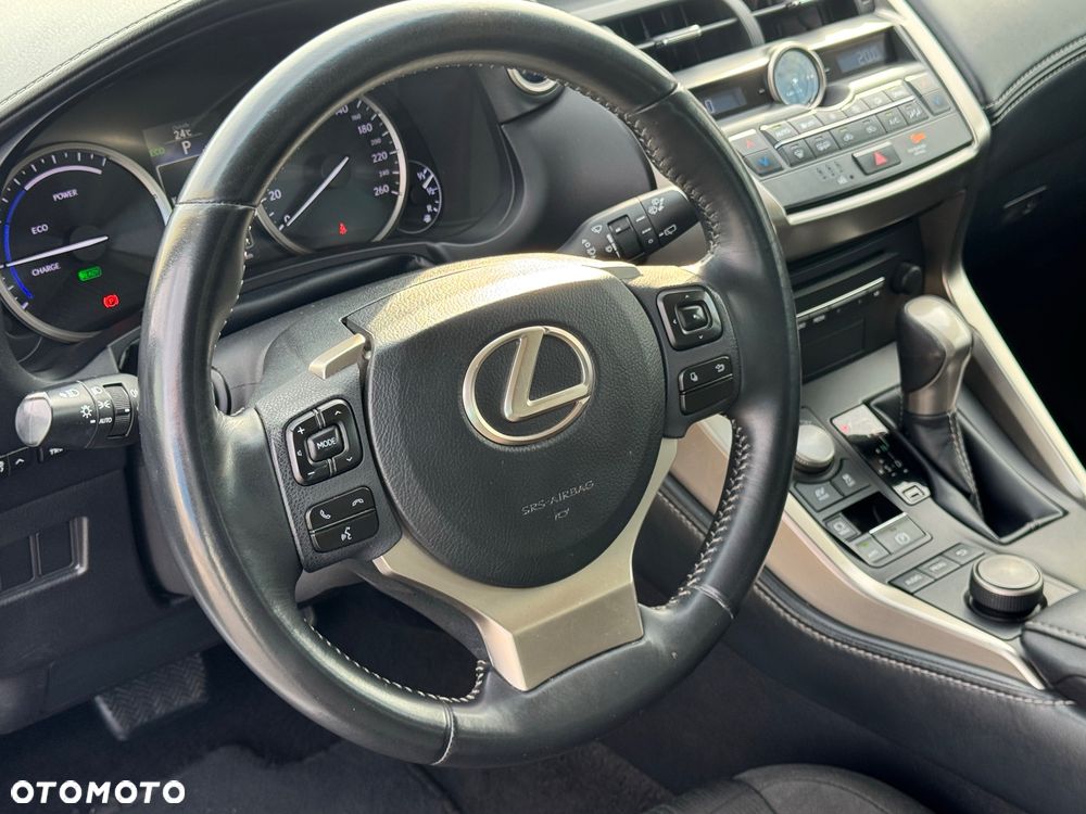 Lexus NX 300h Elite 2WD - 19