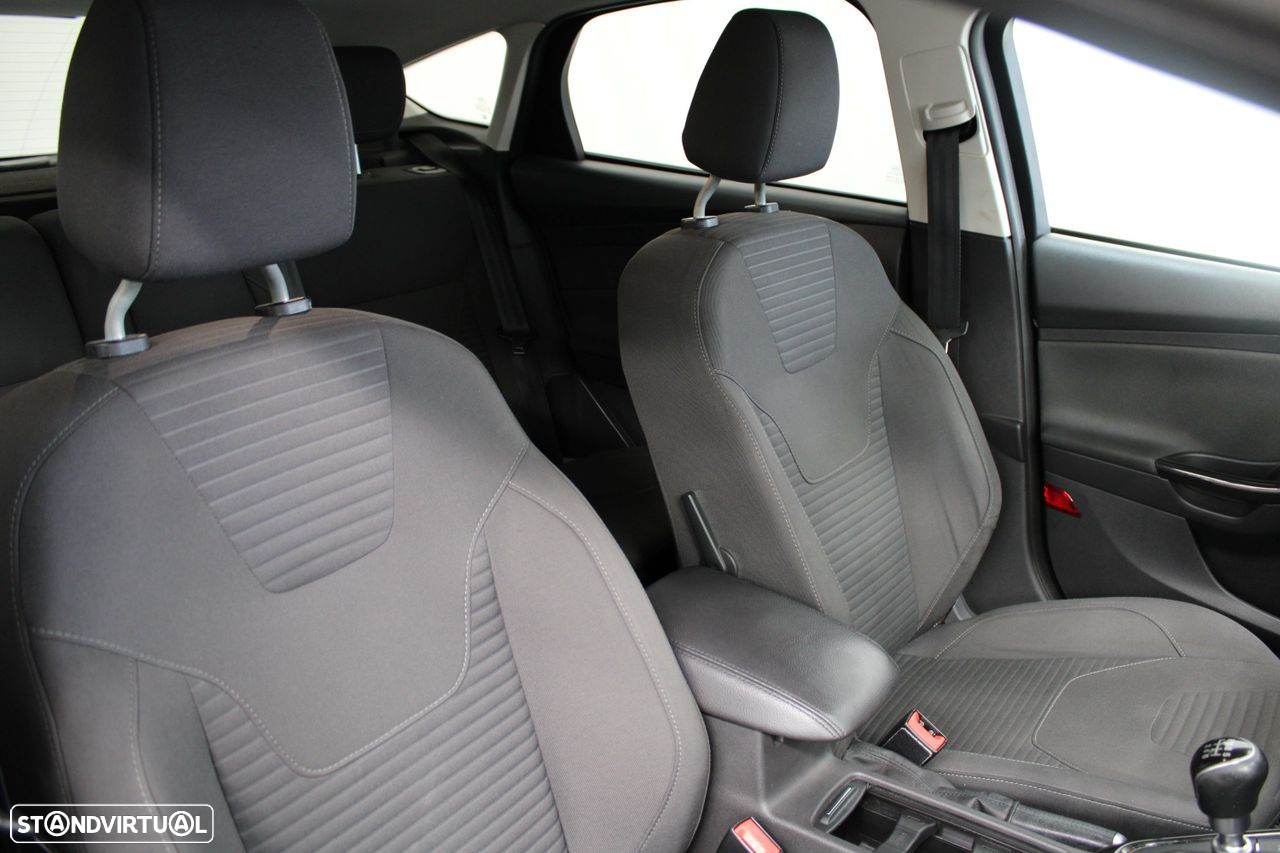 Ford Focus - 19