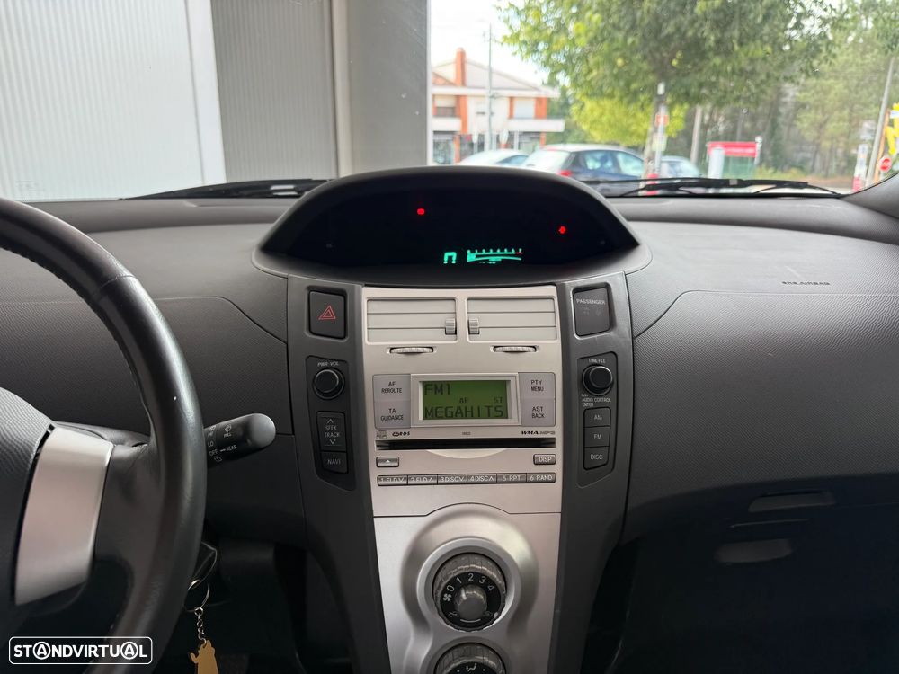 Toyota Yaris 1.0 VVT-i Cool Edition - 11