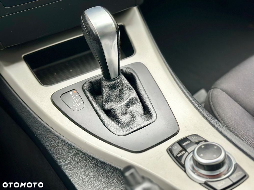 BMW Seria 3 318d DPF Edition Sport - 9