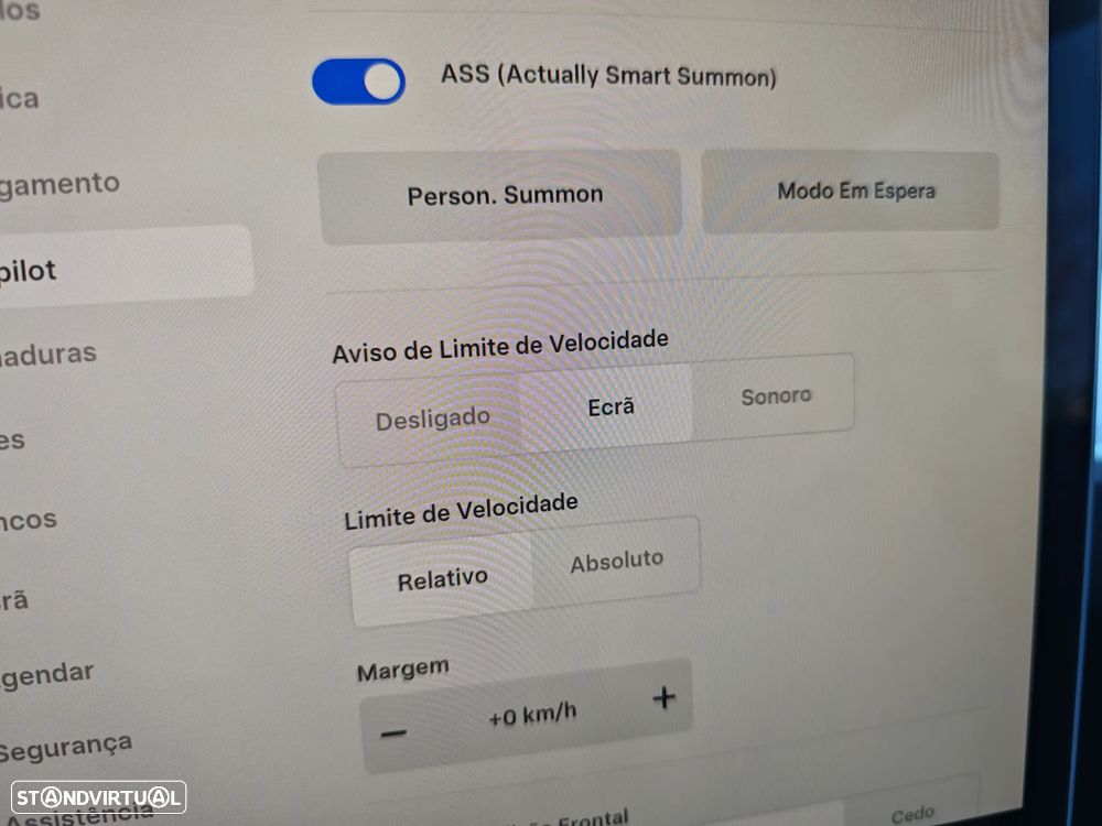 Tesla Model Y Long Range Dual Motor AWD - 37