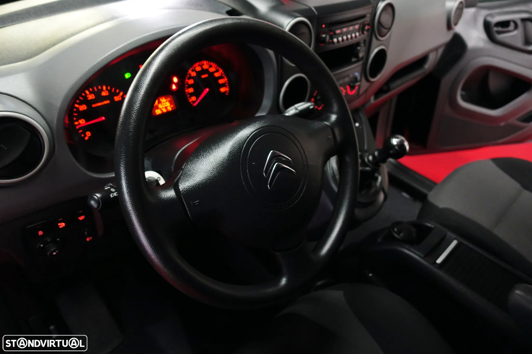 Peugeot BERLINGO IGUAL A NOVA - 26