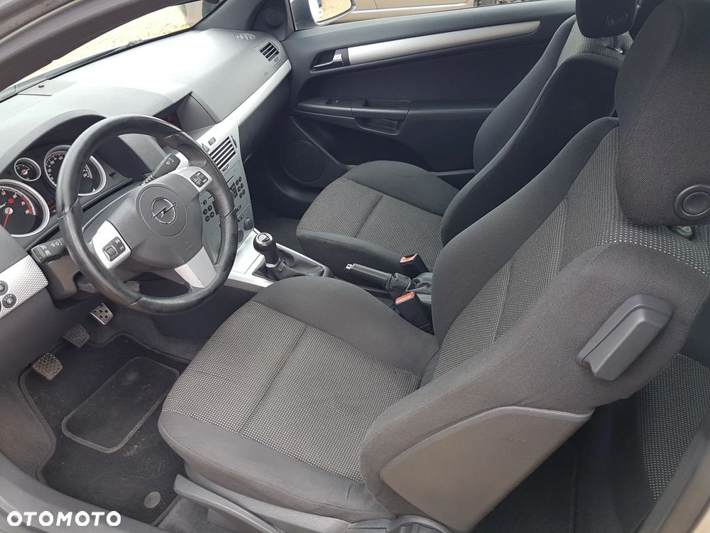 Opel Astra III GTC 1.8 Sport - 13