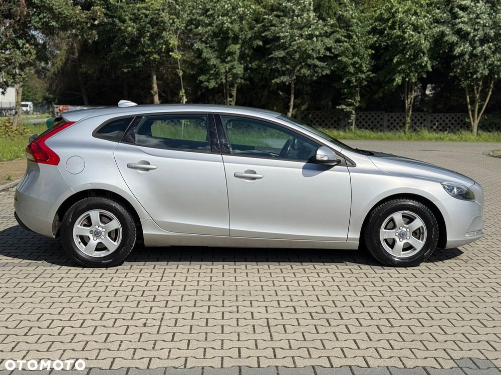 Volvo V40 D2 Momentum - 10