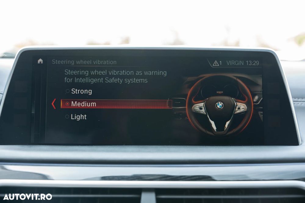 BMW Seria 7 740e iPerformance - 30