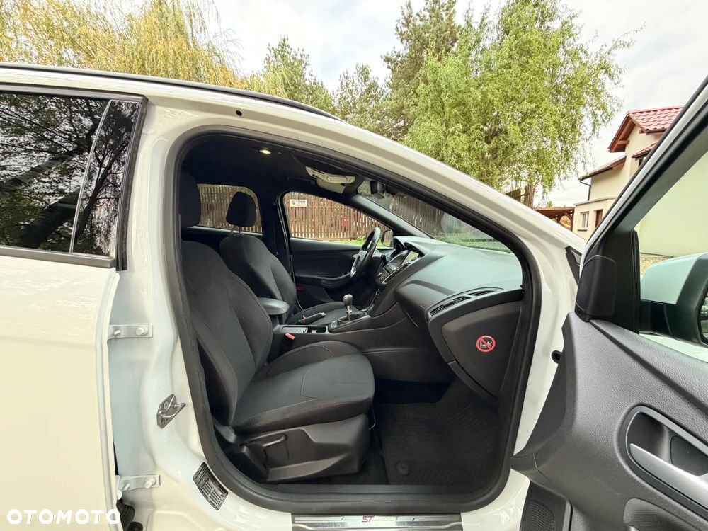 Ford Focus 1.5 EcoBoost ST-Line - 22