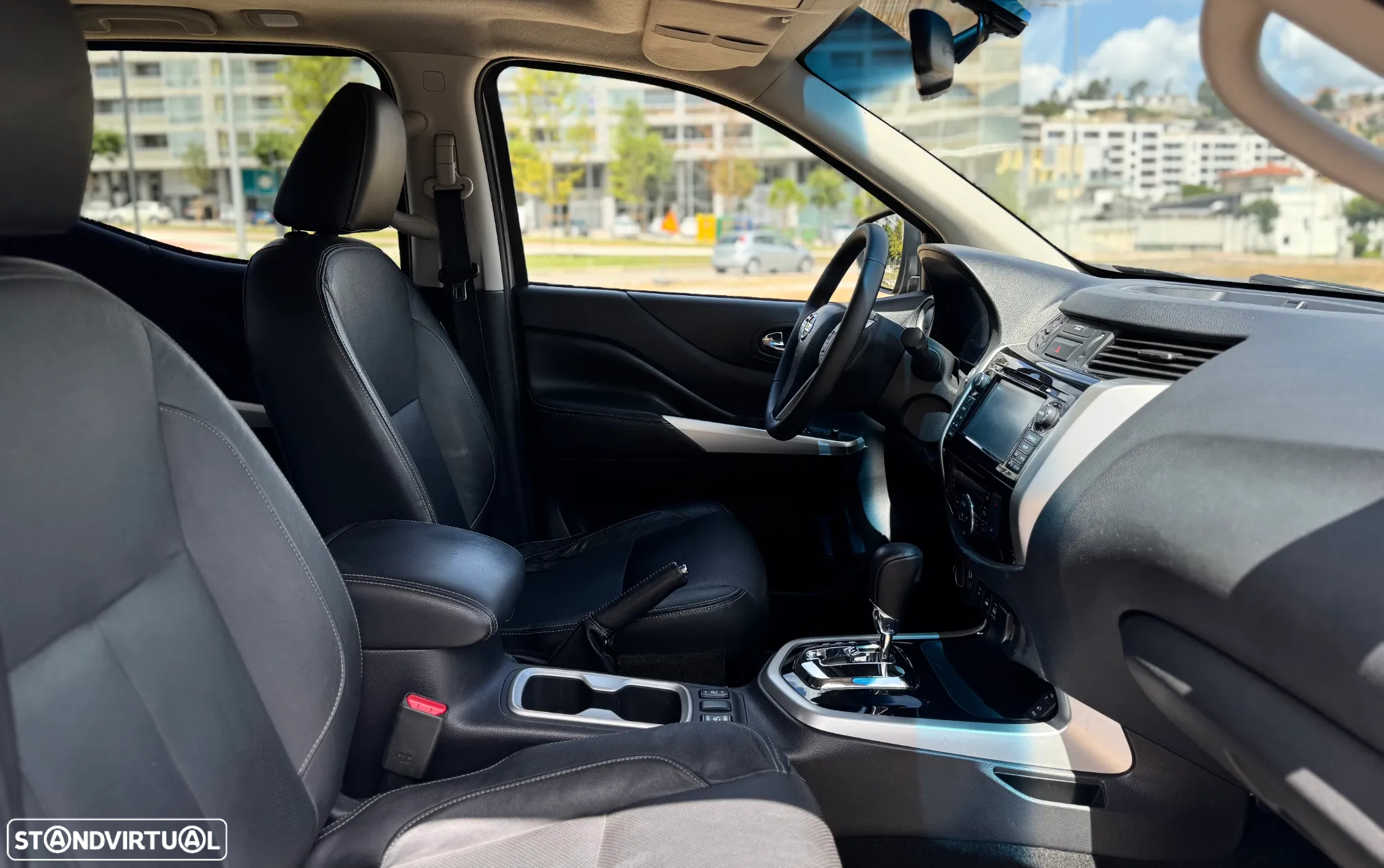 Nissan Navara 2.3 dCi CD 4WD Tekna Auto - 28