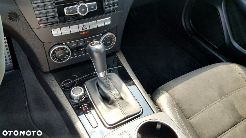 Mercedes-Benz Klasa C 63 AMG Coupe AMG SPEEDSHIFT MCT Edition 1 - 21