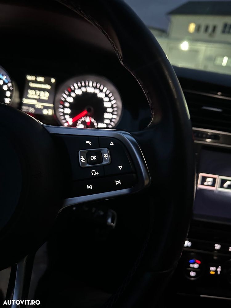 Volkswagen Golf - 12