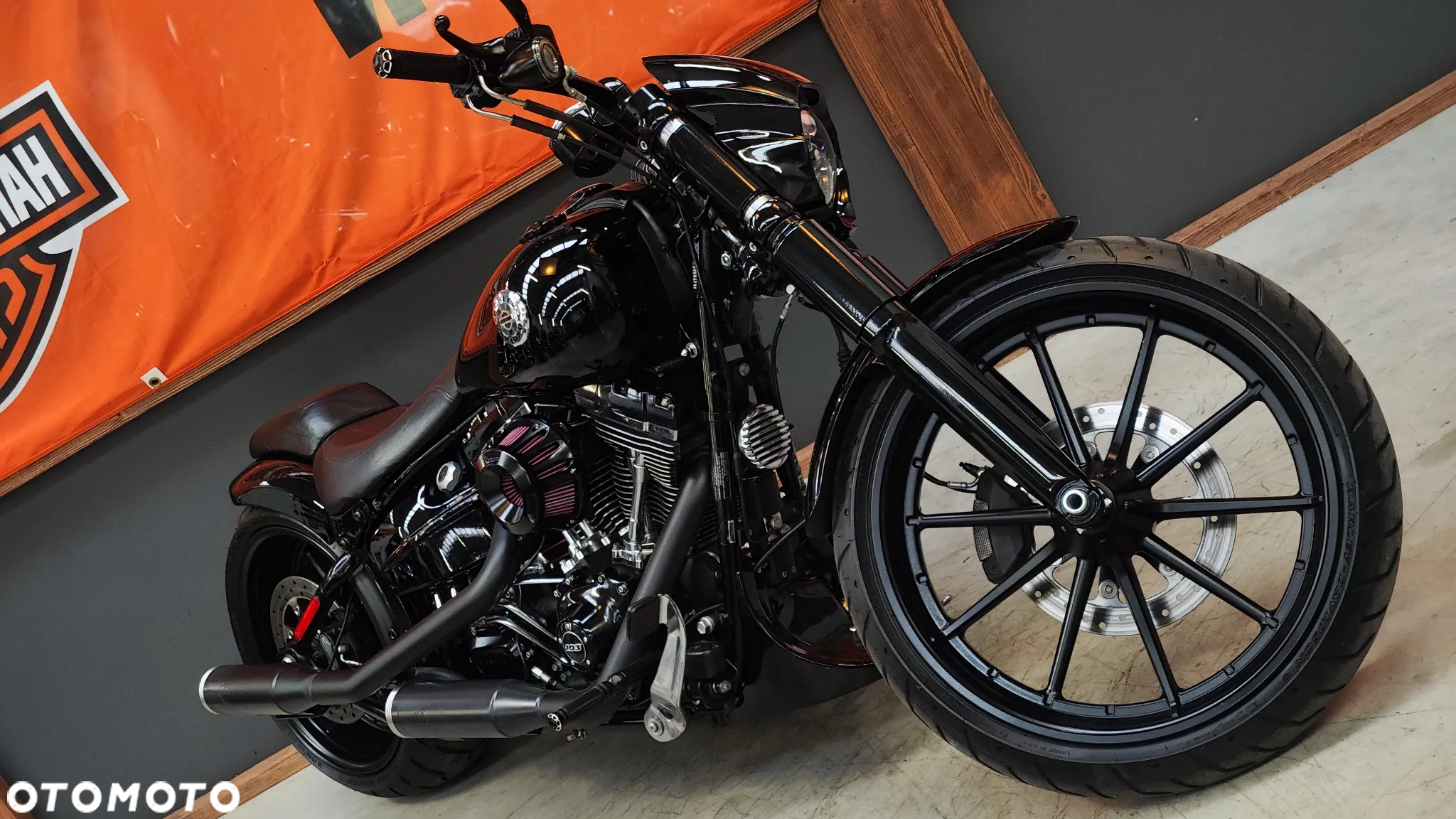 Harley-Davidson FXSB Breakout - 5