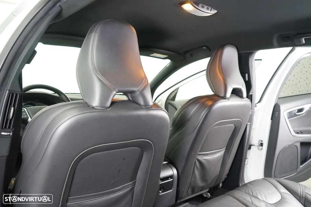 Volvo V60 2.4 D6 R-Design AWD Phev - 38