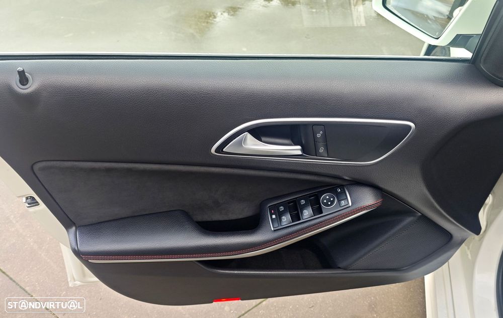 Mercedes-Benz A 180 d AMG Line - 30