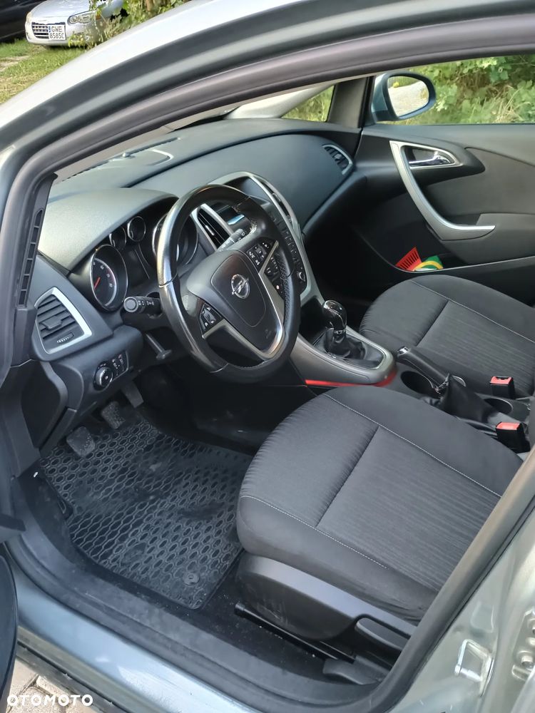 Opel Astra 1.6 Enjoy - 9