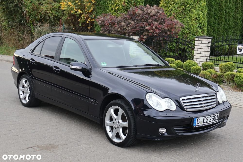 Mercedes-Benz C-Class 2006 photo 3