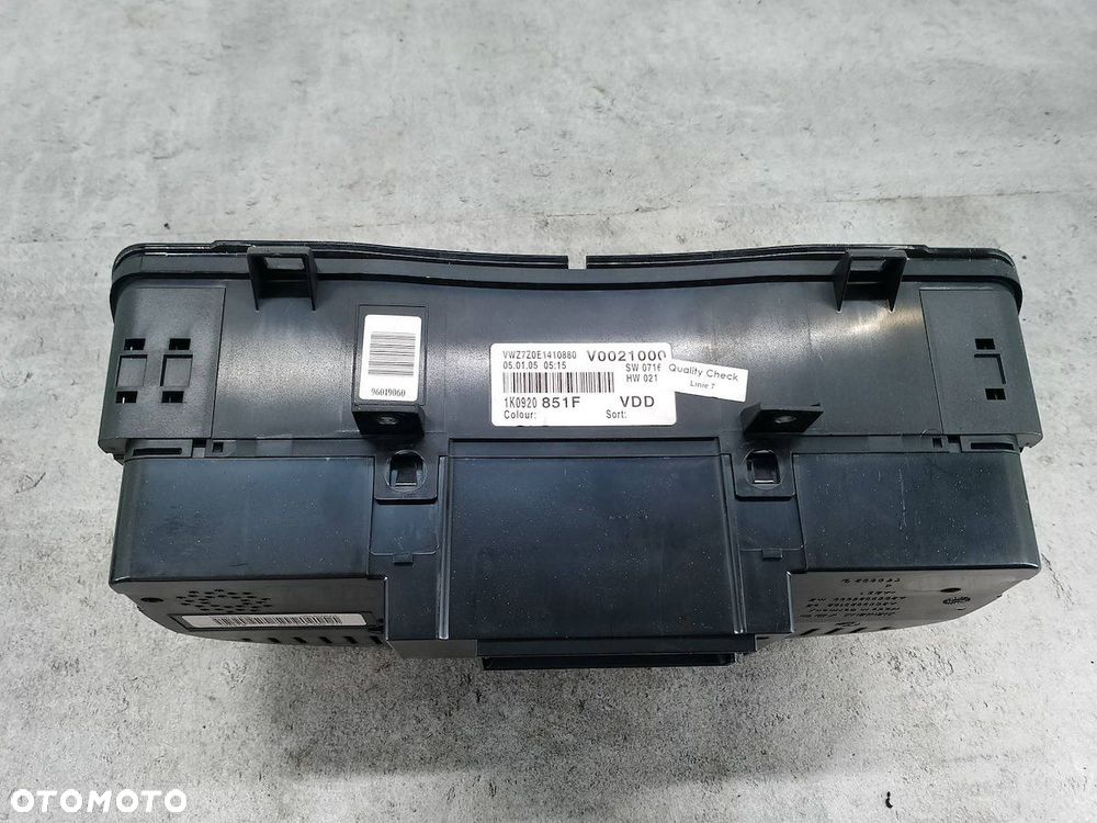 LICZNIK VW GOLF V 1K0920851F 1.4 16V - 6