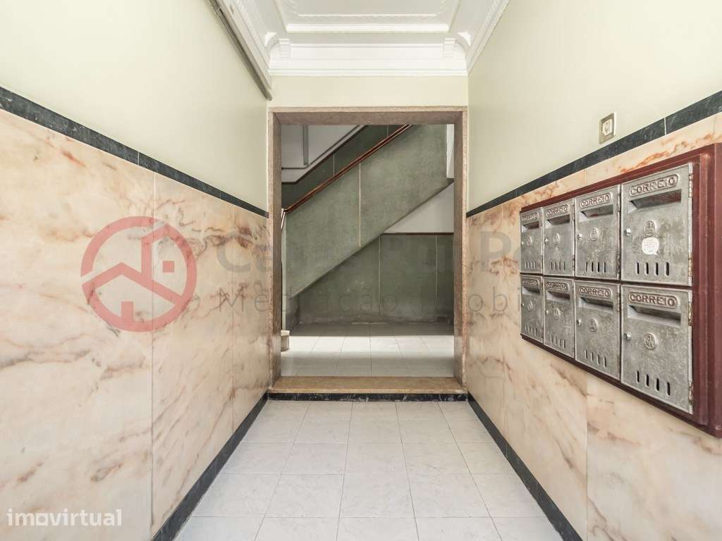 T2 remodelado e com duas varandas na Cova da Piedade - Almada - Grande imagem: 3/50