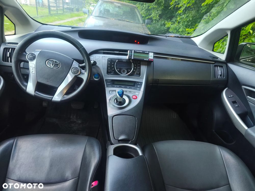 Toyota Prius 1.8 HSD Premium - 8