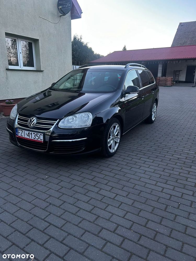Volkswagen Golf - 1