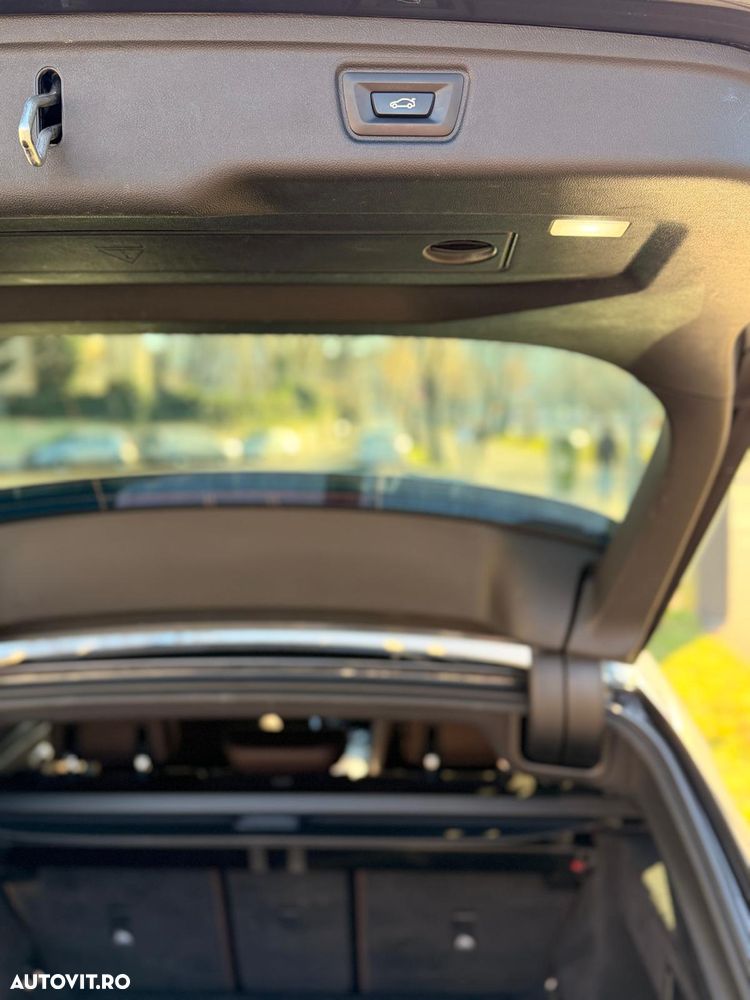 BMW Seria 3 318d Aut. Luxury Line - 17