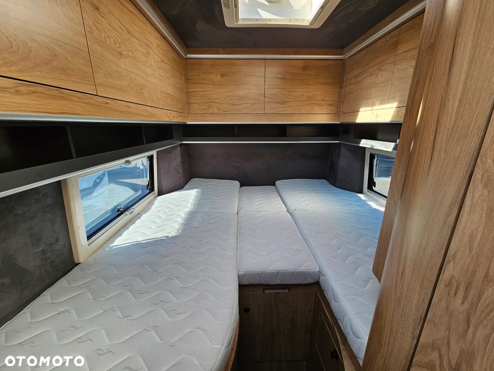 Globe-Traveller Voyager Z - 19