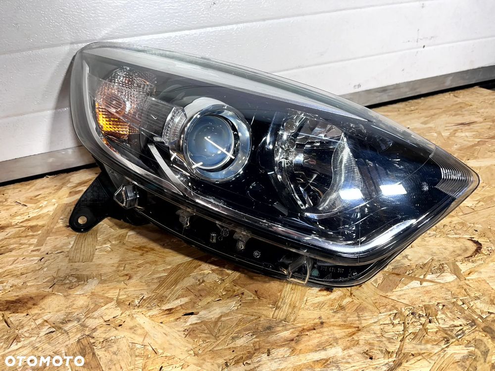 RENAULT CAPTUR I LAMPA PRAWY PRZÓD PRAWA PRZEDNIA ZWYKŁA ORYGINAŁ EUROPA BRAK JEDNEGO UCHWYTU 260102734R - 2