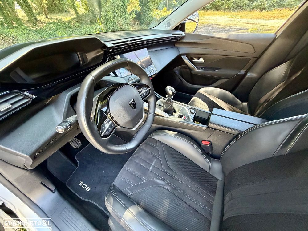 Peugeot 308 1.2 PureTech Allure Pack - 52