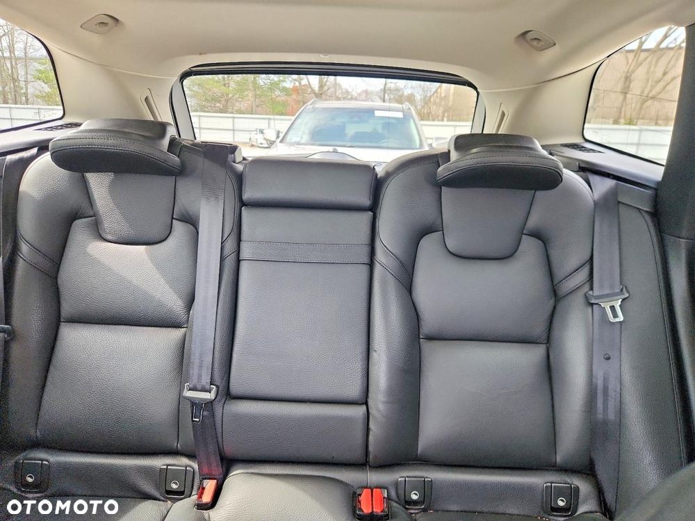 Volvo XC 60 T6 AWD Geartronic Momentum - 9