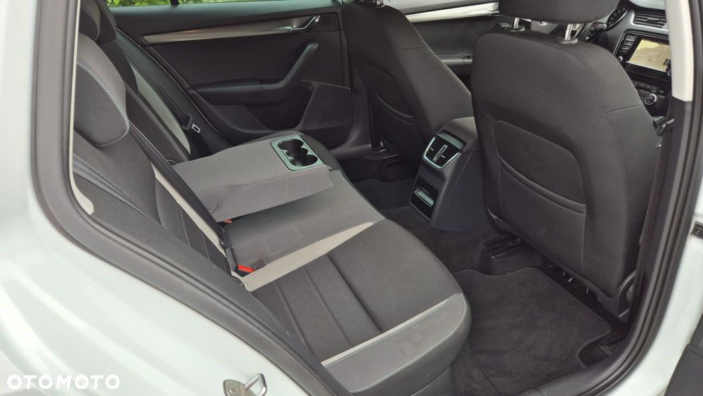 Skoda Octavia 1.4 TSI DSG Ambition - 8