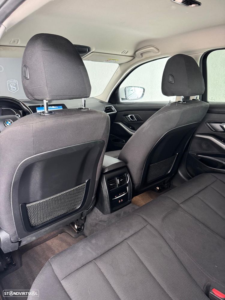 BMW 330 e Touring Line Sport Auto - 10