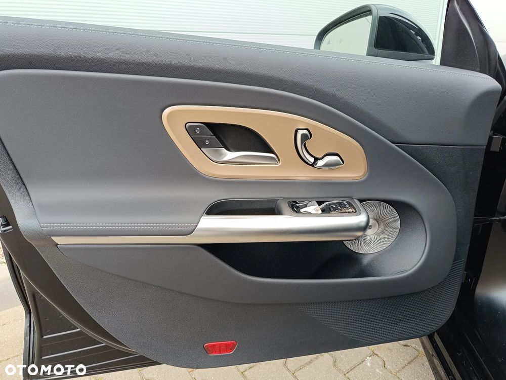 Mercedes-Benz CLA 220 mHEV 4-Matic 8G-DCT - 5