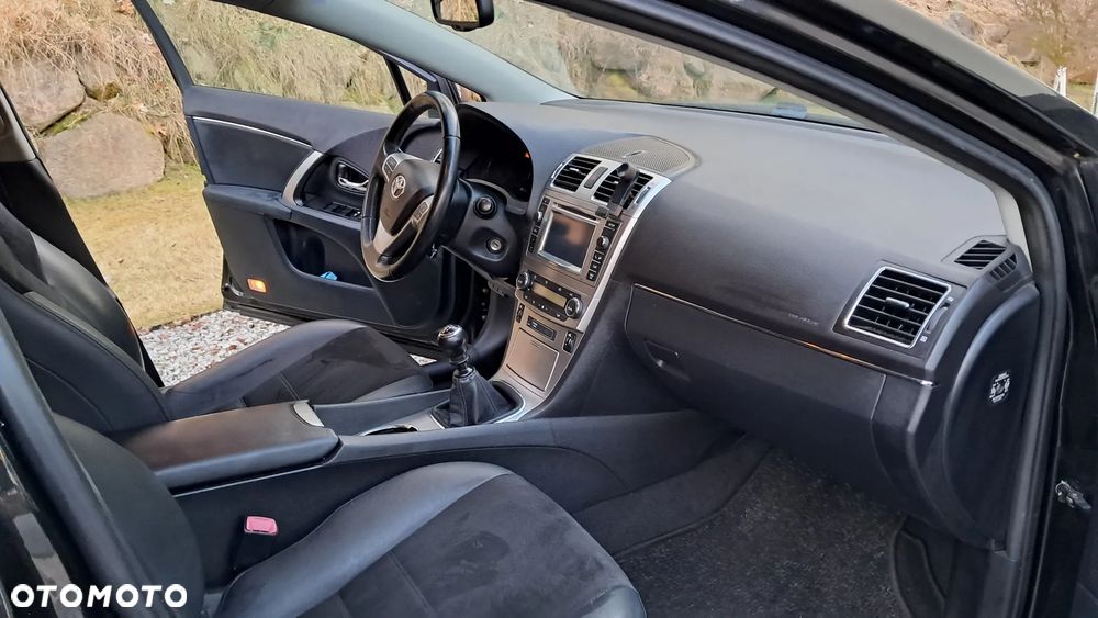 Toyota Avensis 1.8 Executive - 4