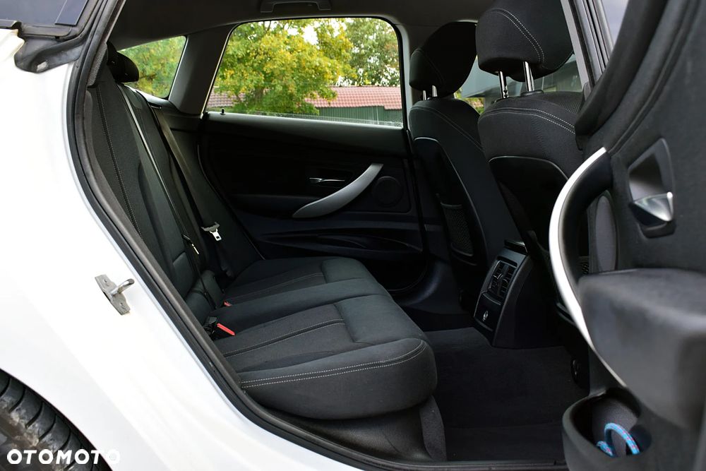 BMW Seria 3 320i Advantage sport - 7