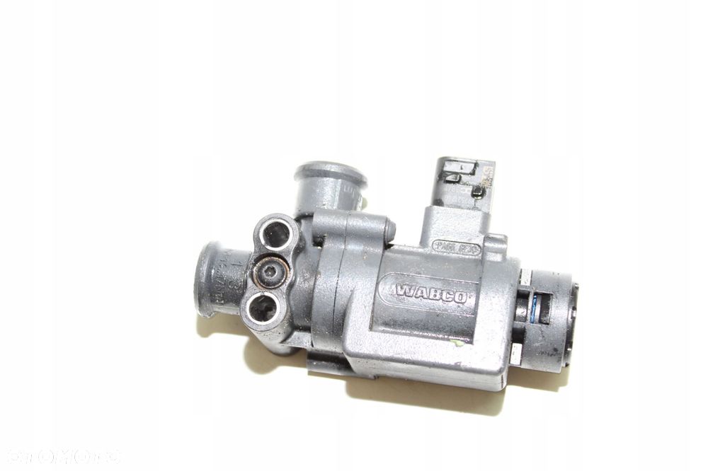 ZAWÓR MAGNETYCZNY MERCEDES ACTROS MP4 A0009975212 - 2