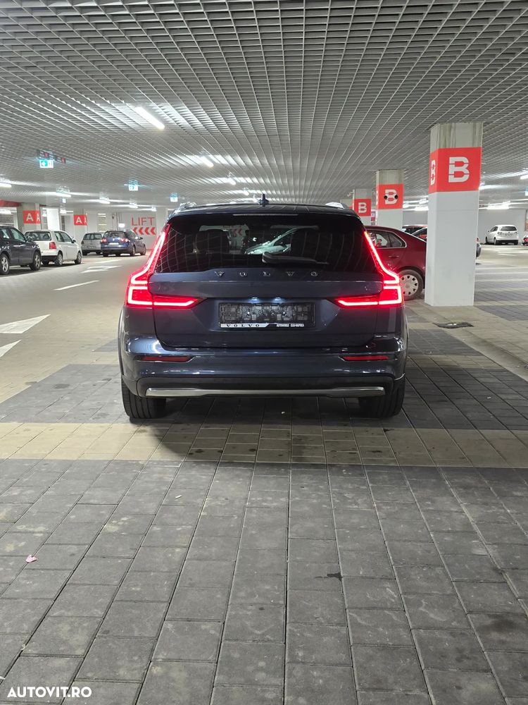 Volvo V60 V60CC B5 MHEV AT AWD Ultimate Bright - 5