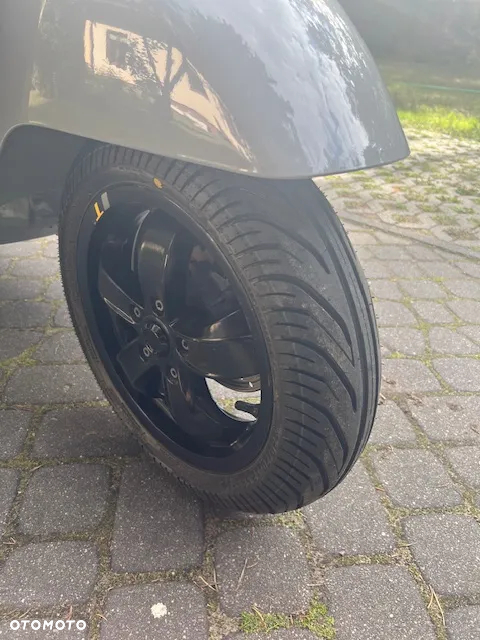 Vespa GTS - 8