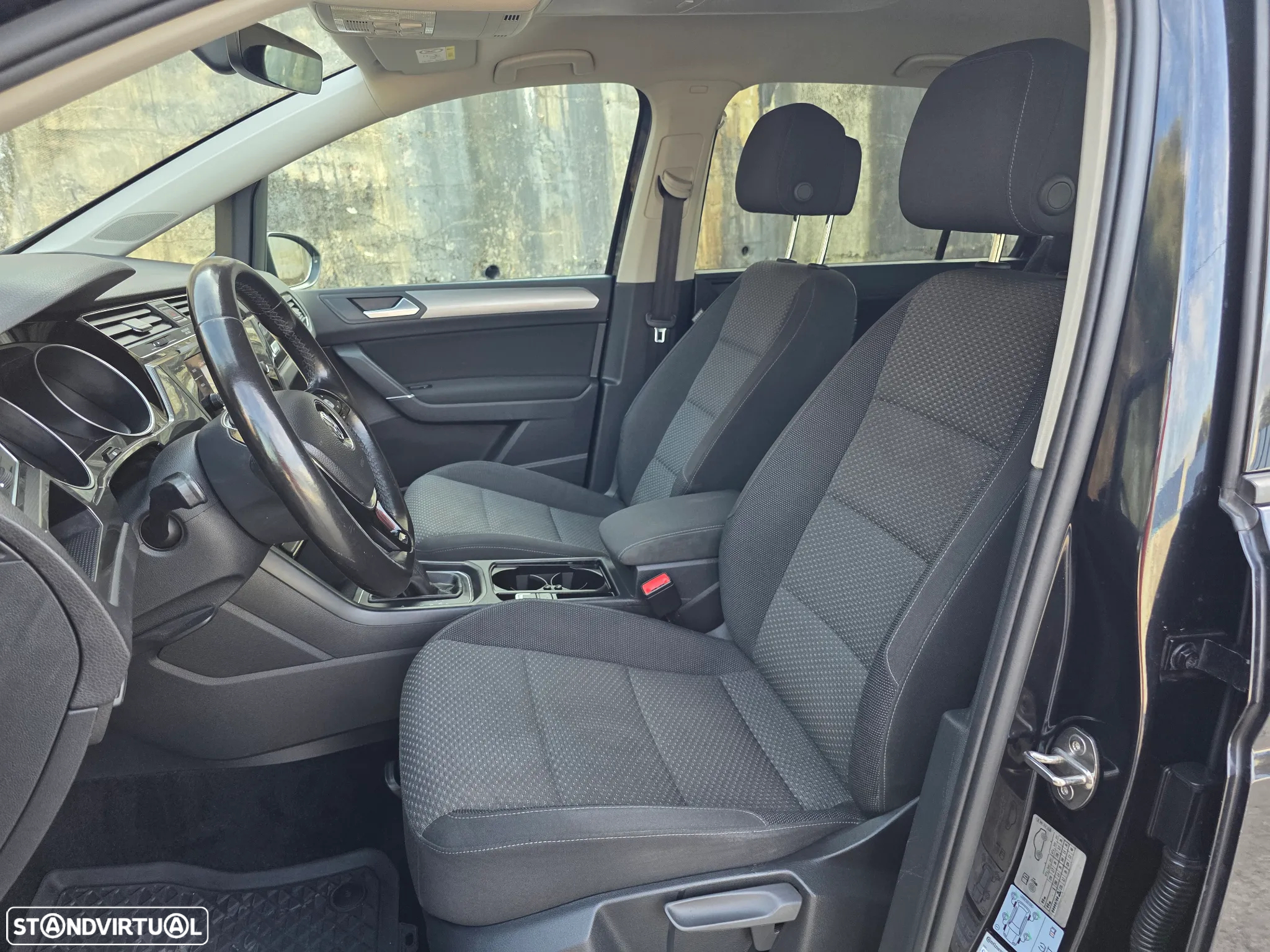 VW Touran 1.6 TDI Highline DSG - 4