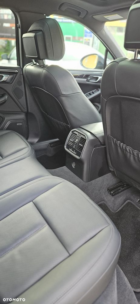 Porsche Macan - 28