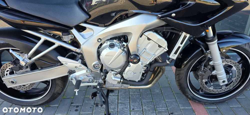 Yamaha FZ6 - 21