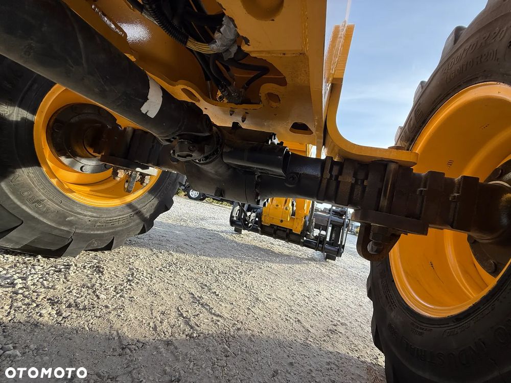 JCB TM 220 AGRI TELESKOP / 2016 ROK / TELESKOP / MAŁE GABARYTY / PIĘKNA / ZADBANA / SPROWADZONA Z NIEMIEC / PIĘKNIE UTRZYMANA / ORYGINAŁ / 180 300 310 320 330 Schaffer - 32