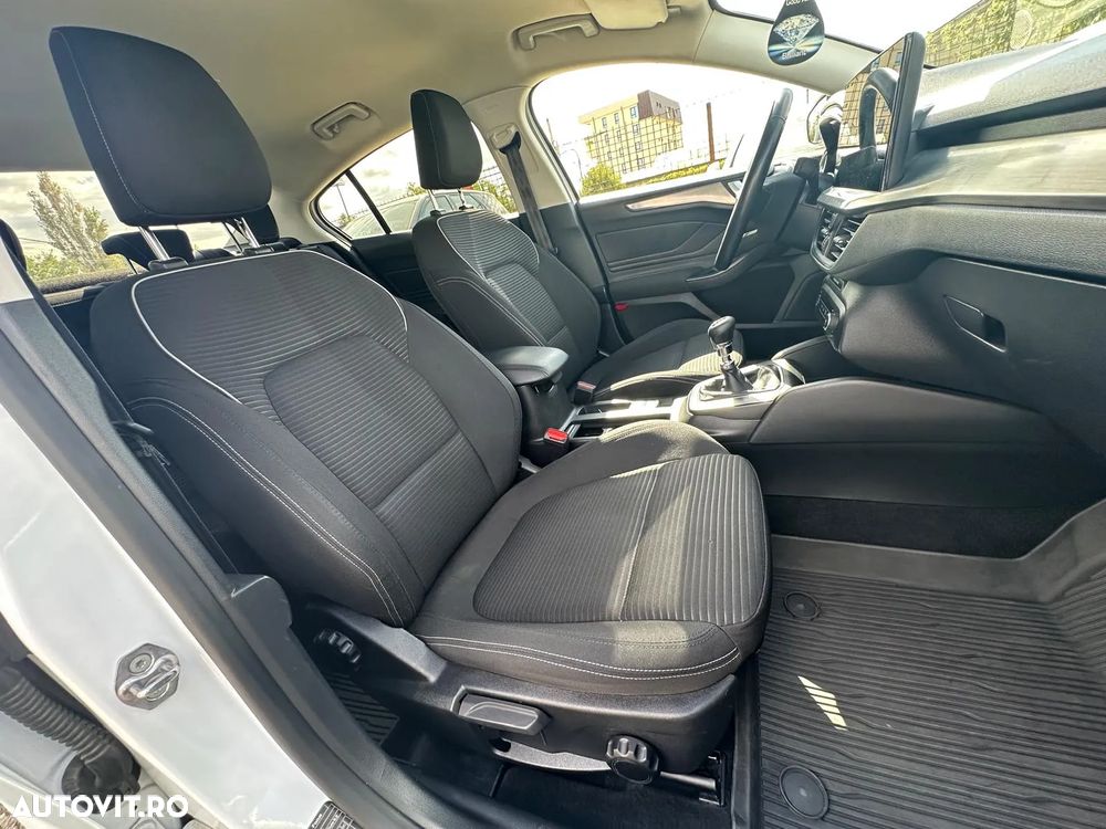 Ford Focus 1.0 EcoBoost MHEV Titanium X - 17