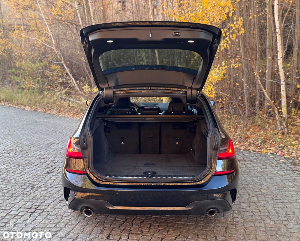 BMW Seria 3 320d Touring M Sport - 24