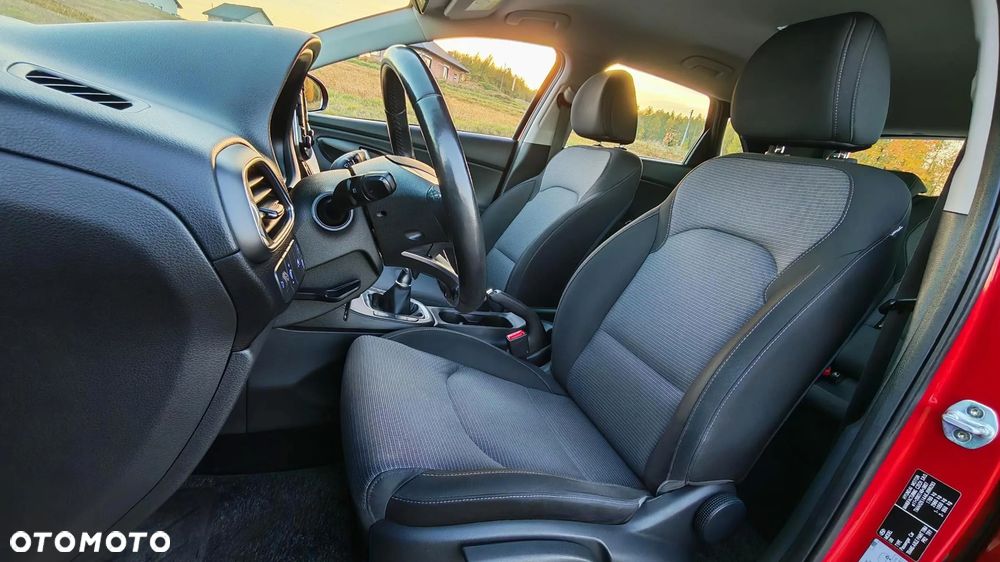 Hyundai i30 1.4 Passion Plus - 23