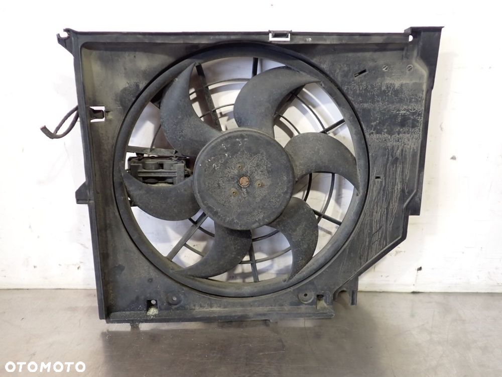 WENTYLATOR CHŁODNICY BMW E46 TOURING - 1