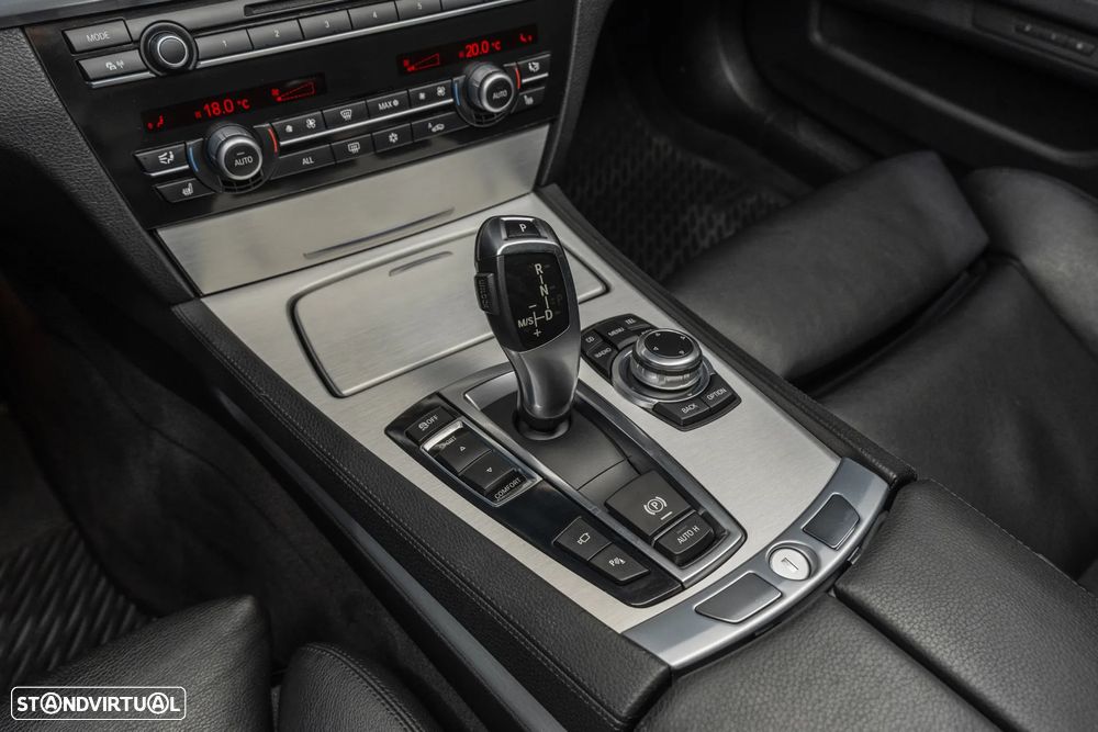 BMW 740 d Pack M - 16